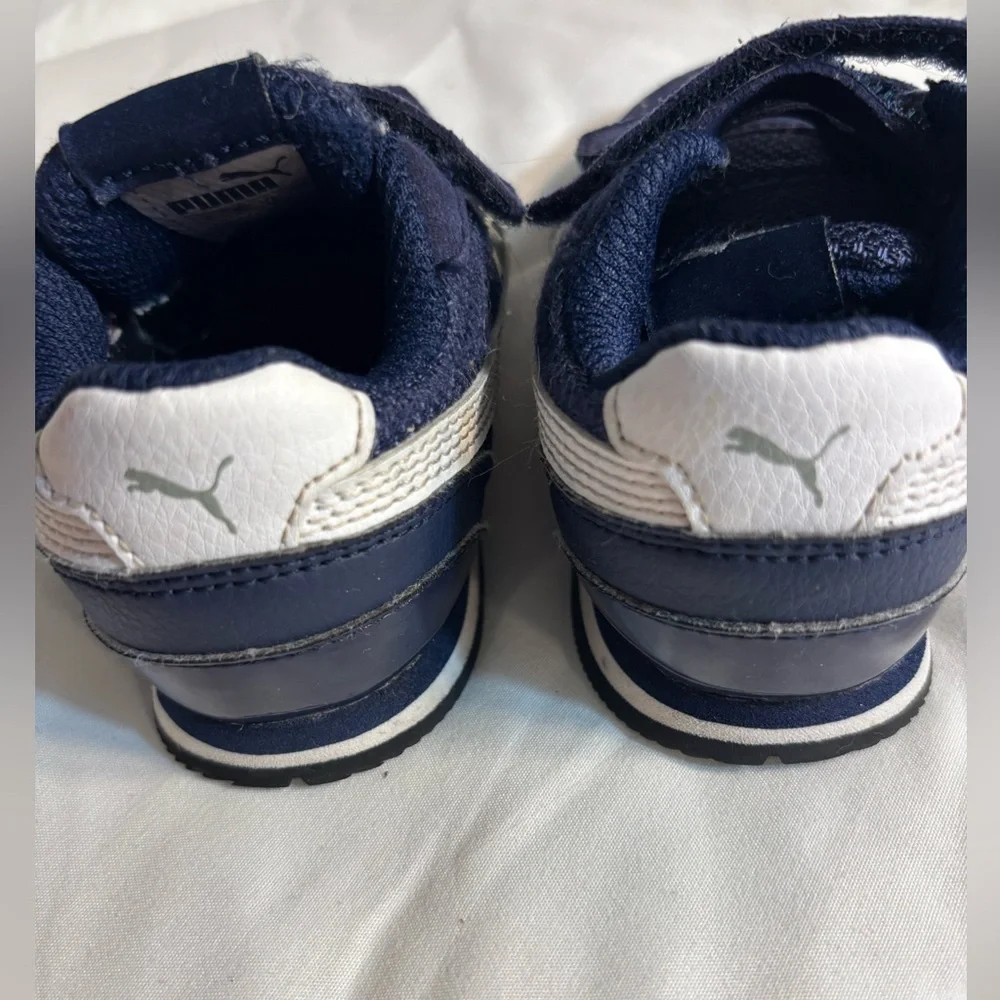 Puma Kids St Runner Hook and Loop Blue Sneakers Size 5 C Cute ($)